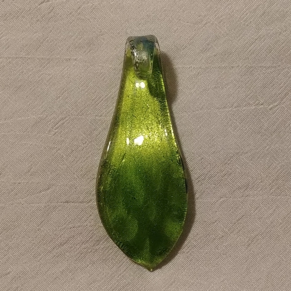 🌺2/$25 or 5/$50 Art Glass Pendant - Picture 2 of 2